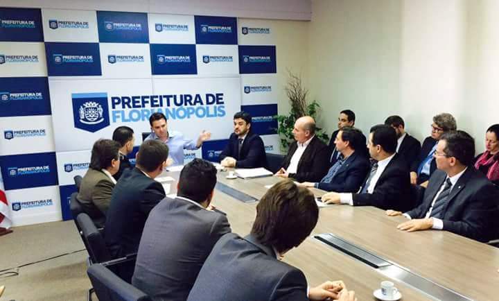 Notícia 03 08 2015 reunião com Prefeito